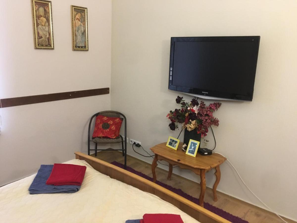 Luteranska Romantic Apartment Киев Экстерьер фото
